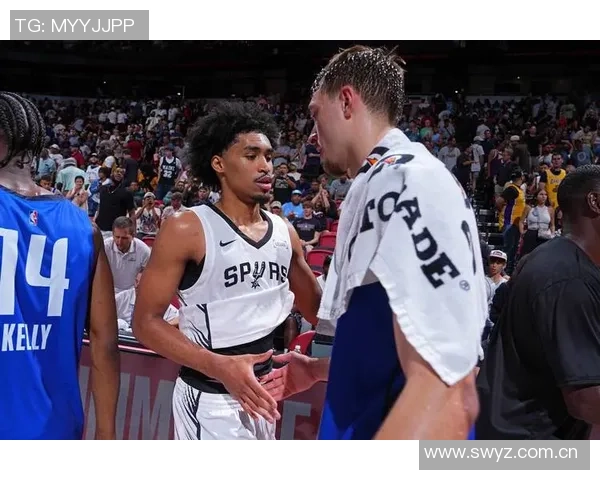 哈珀表现惊艳全场16中10砍下22分6助助力球队完成关键反超