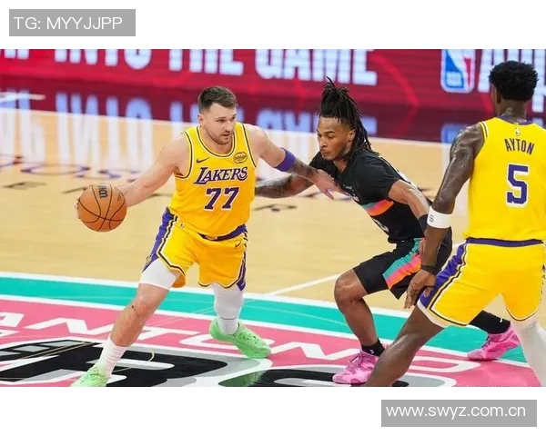 阿夫迪亚首节火力全开6中4砍下12分三分球表现抢眼助力球队领先