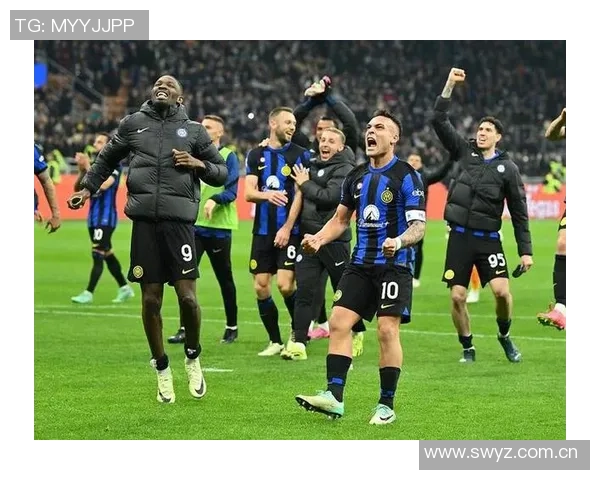 国米主场球迷为J马丁内斯加油助威助其走出车祸阴影重返赛场